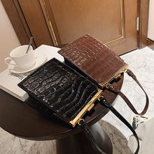 Load image into Gallery viewer, Crocodile Pattern Clip Women Shoulder Bag Fashion Alligator Crossbody Bags for Women 2021 Designer Small Pu Leather Women's Bag