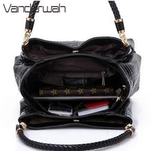 Load image into Gallery viewer, Hot Crocodile Pattern Luxury Handbags Women Bags Designer 2020 Winter PU Leather Top-handle Bags Woven Handle Ladies Casual Tote