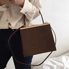 Load image into Gallery viewer, Crocodile Pattern Clip Women Shoulder Bag Fashion Alligator Crossbody Bags for Women 2021 Designer Small Pu Leather Women's Bag