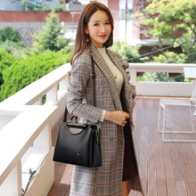 Load image into Gallery viewer, Casual Large Capacity Crossbody Bags for Women 2023 New Soft Leather Ladies Shoulder Bag Luxury Handbags Women Bags Designer Sac