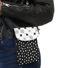 Load image into Gallery viewer, Clover Small Cell Phone Wallet