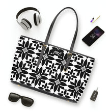 Load image into Gallery viewer, Star Flake Leather Shoulder Bag