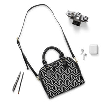 Load image into Gallery viewer, Spiral Chain Shoulder Handbag
