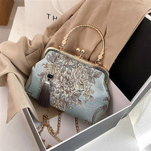 Load image into Gallery viewer, Chain Women Shoulder Crossbody Messenger Bag Women's Handbags Autumn Vintage Fashion Flowers Bag Bags Kiss Lock Shell Bags Bag
