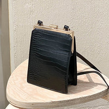 Load image into Gallery viewer, Crocodile Pattern Clip Women Shoulder Bag Fashion Alligator Crossbody Bags for Women 2021 Designer Small Pu Leather Women's Bag
