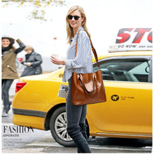Load image into Gallery viewer, Luxury Designer Women Shoulder Bags Leather Large Capacity Oil Leather Handbags Crossbody Bag For Women Handbag Bolsas Feminina
