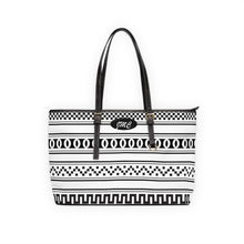 Load image into Gallery viewer, Running Chain PU Leather Shoulder Bag
