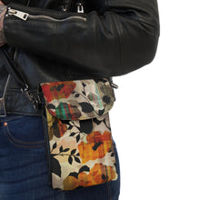 Load image into Gallery viewer, Brush Flowers Small Cell Phone Wallet

