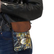 Load image into Gallery viewer, Treasure Flowers Small Cell Phone Wallet
