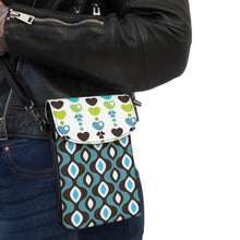 Load image into Gallery viewer, Chain of Hearts Small Cell Phone Wallet
