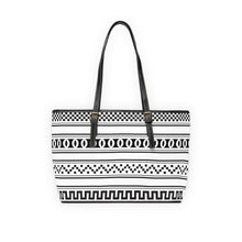 Load image into Gallery viewer, Running Chain PU Leather Shoulder Bag
