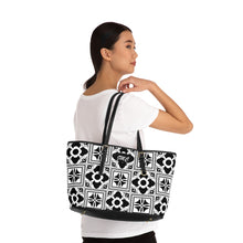 Load image into Gallery viewer, Queen 'Star PU Leather Shoulder Bag
